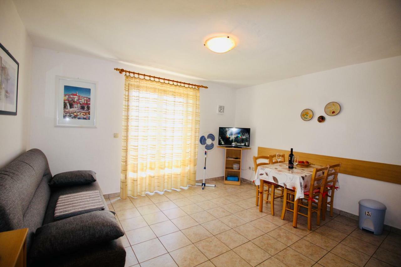 Charming Apartments Vesna Ravni Labin  Exterior photo
